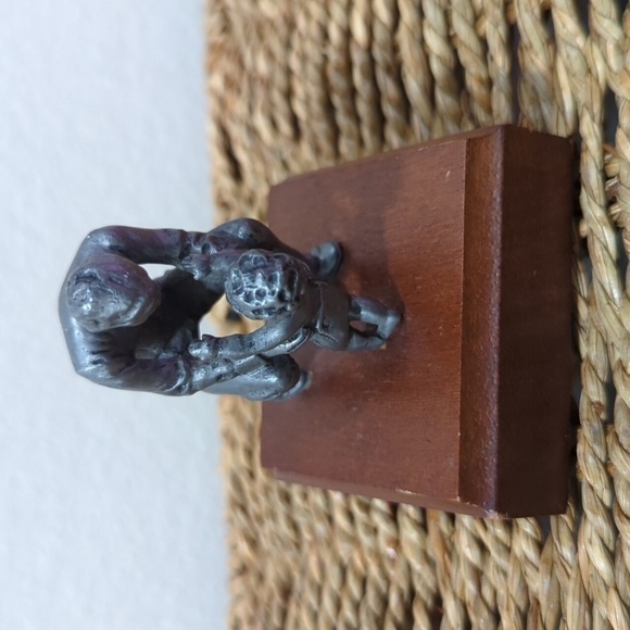 Vintage Avon Father & Child Nothing So Safe As A Father's Arms - Picture 3 of 8